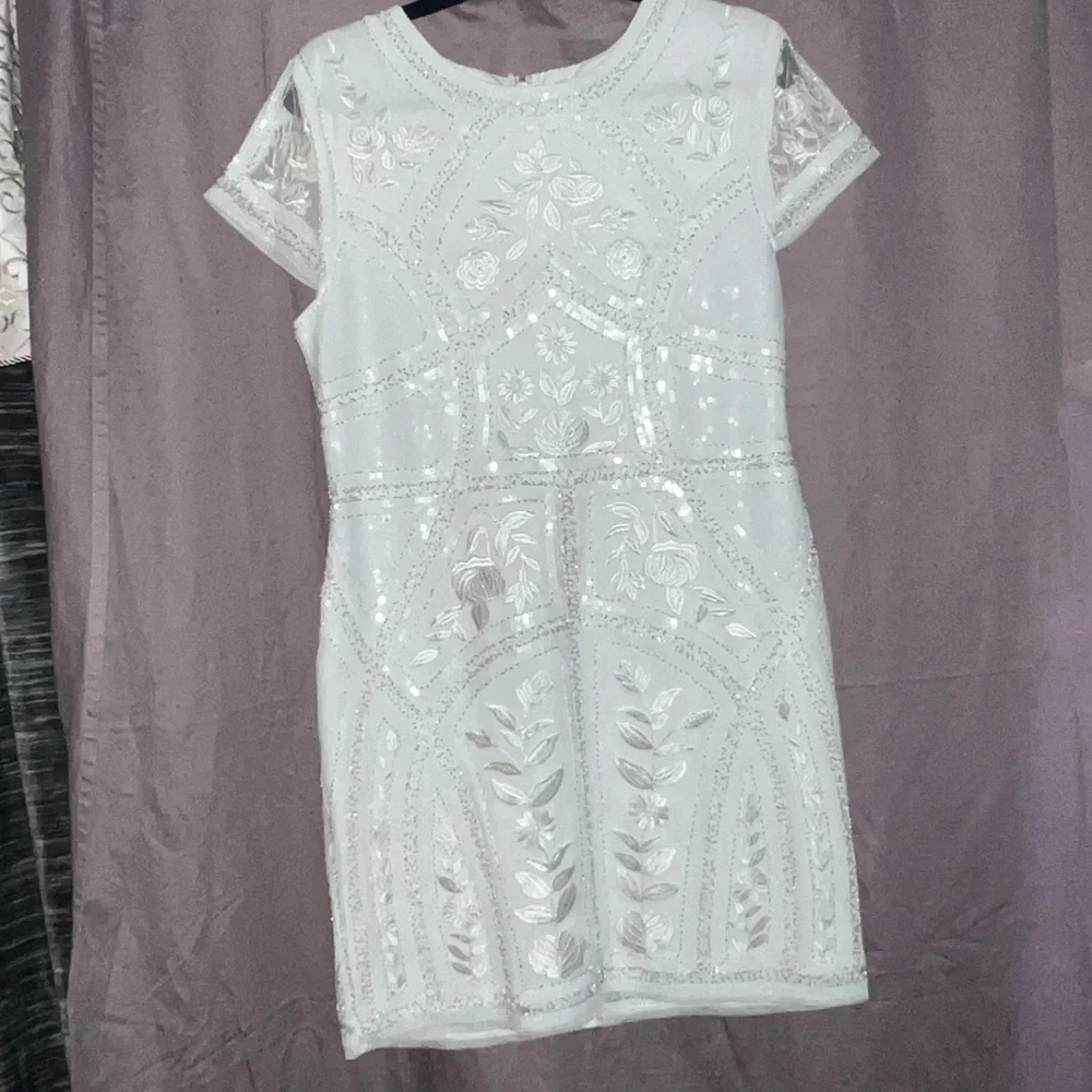 Lulus white lace beaded dress. Size xl - Picture 4 of 4